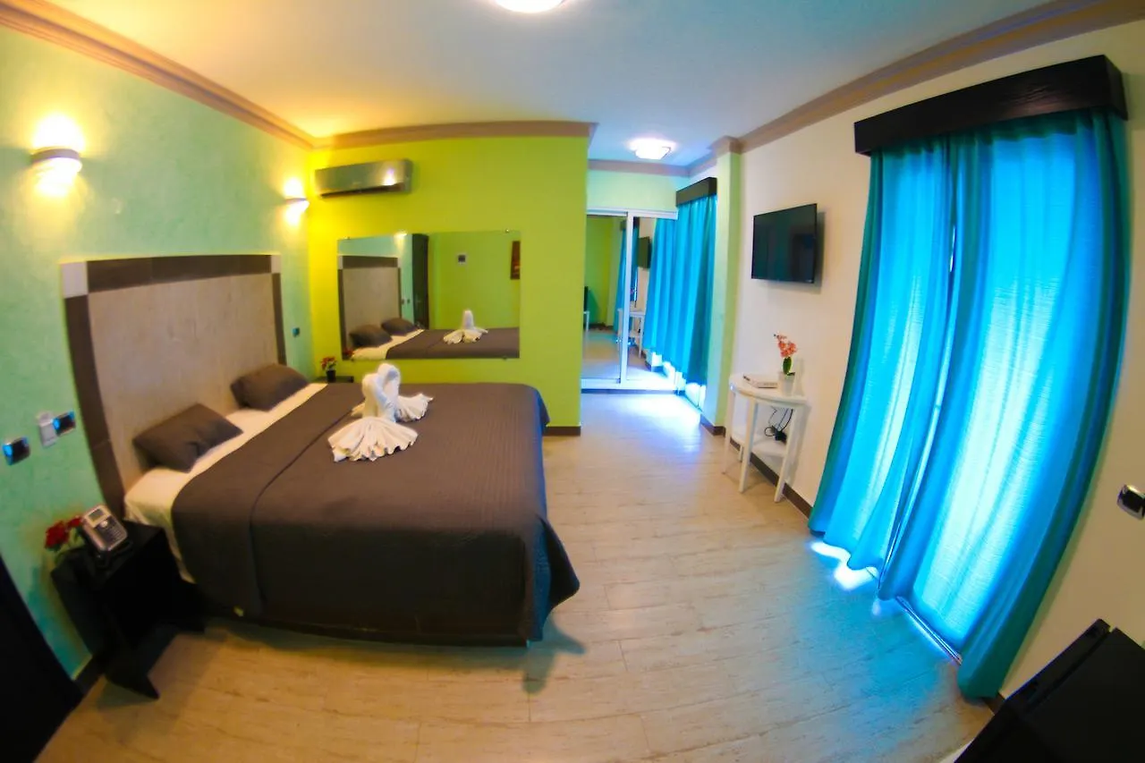 Friohot Boca Chica Hotel